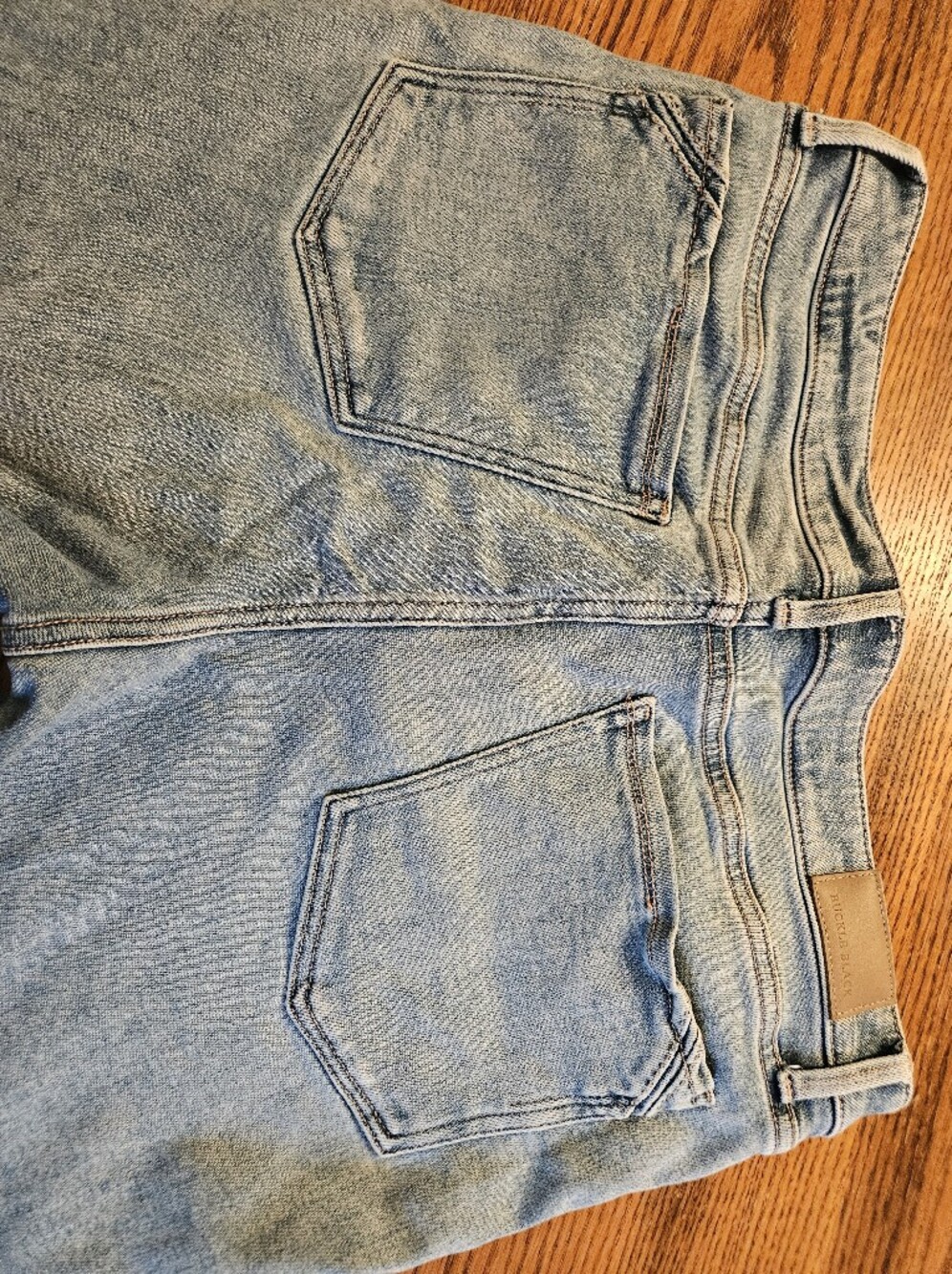 Buckle Black Light Blue Distressed Women’s Jeans Slighr Flare 32x32 - Picture 4 of 6